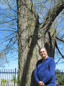 David and the original  Gettysburg Witness Tree.on a Saturday in May.